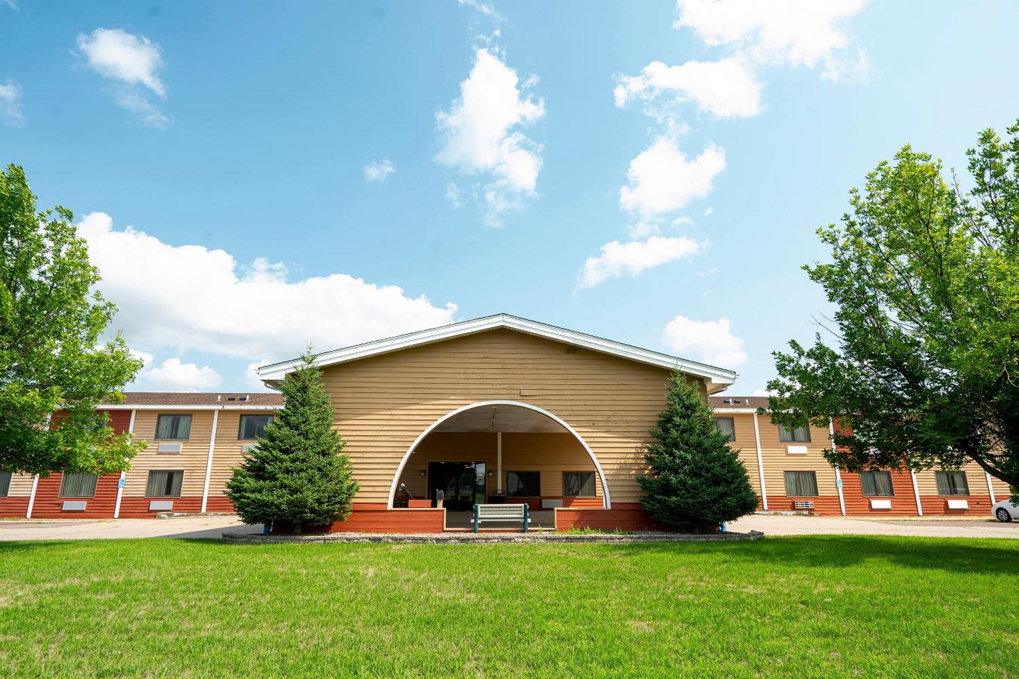 Oyo Hotel Redwood Falls Near Jackpot Casino Esterno foto