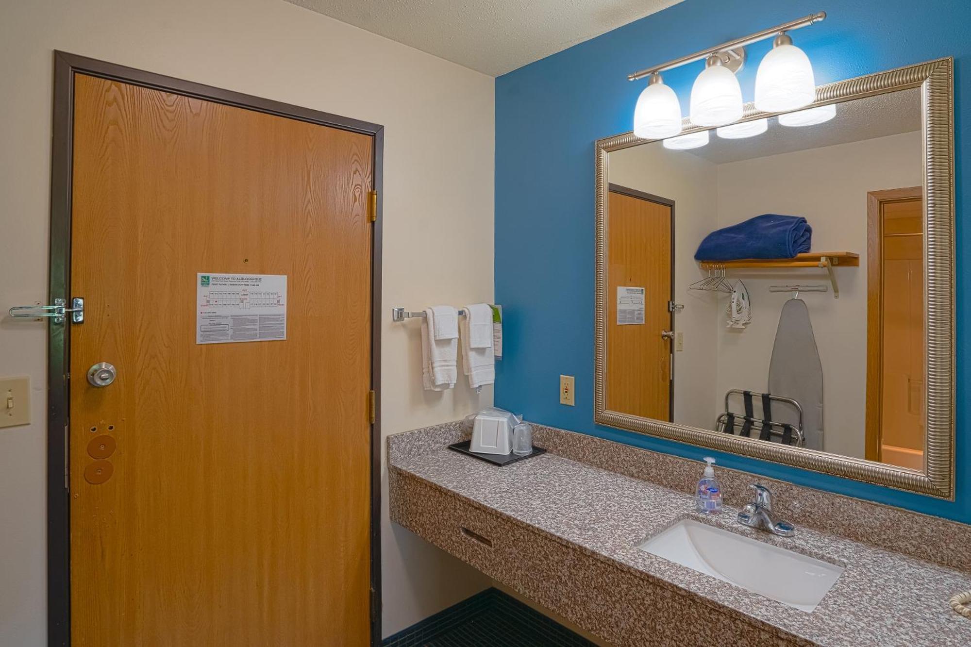 Oyo Hotel Redwood Falls Near Jackpot Casino Esterno foto