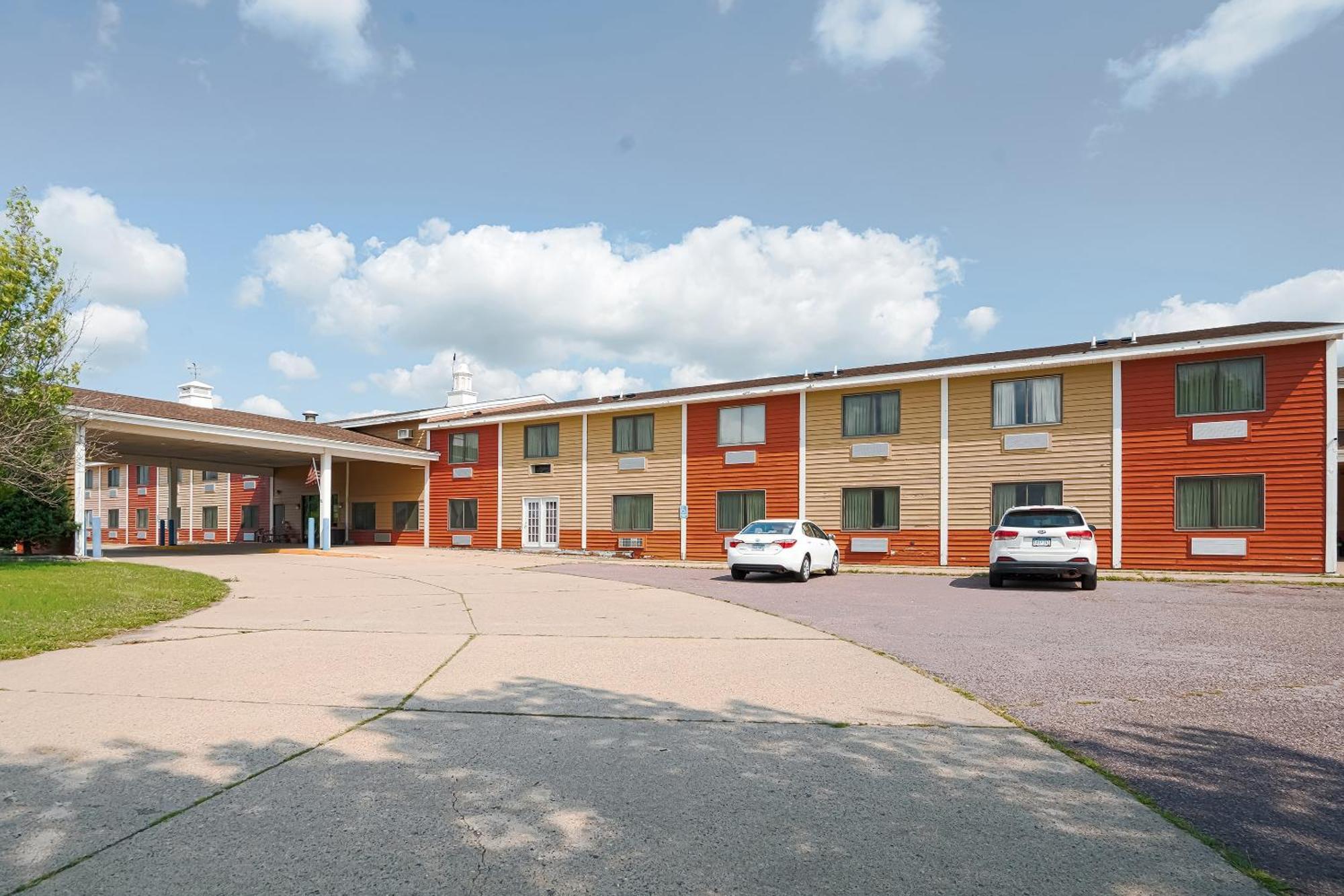 Oyo Hotel Redwood Falls Near Jackpot Casino Esterno foto