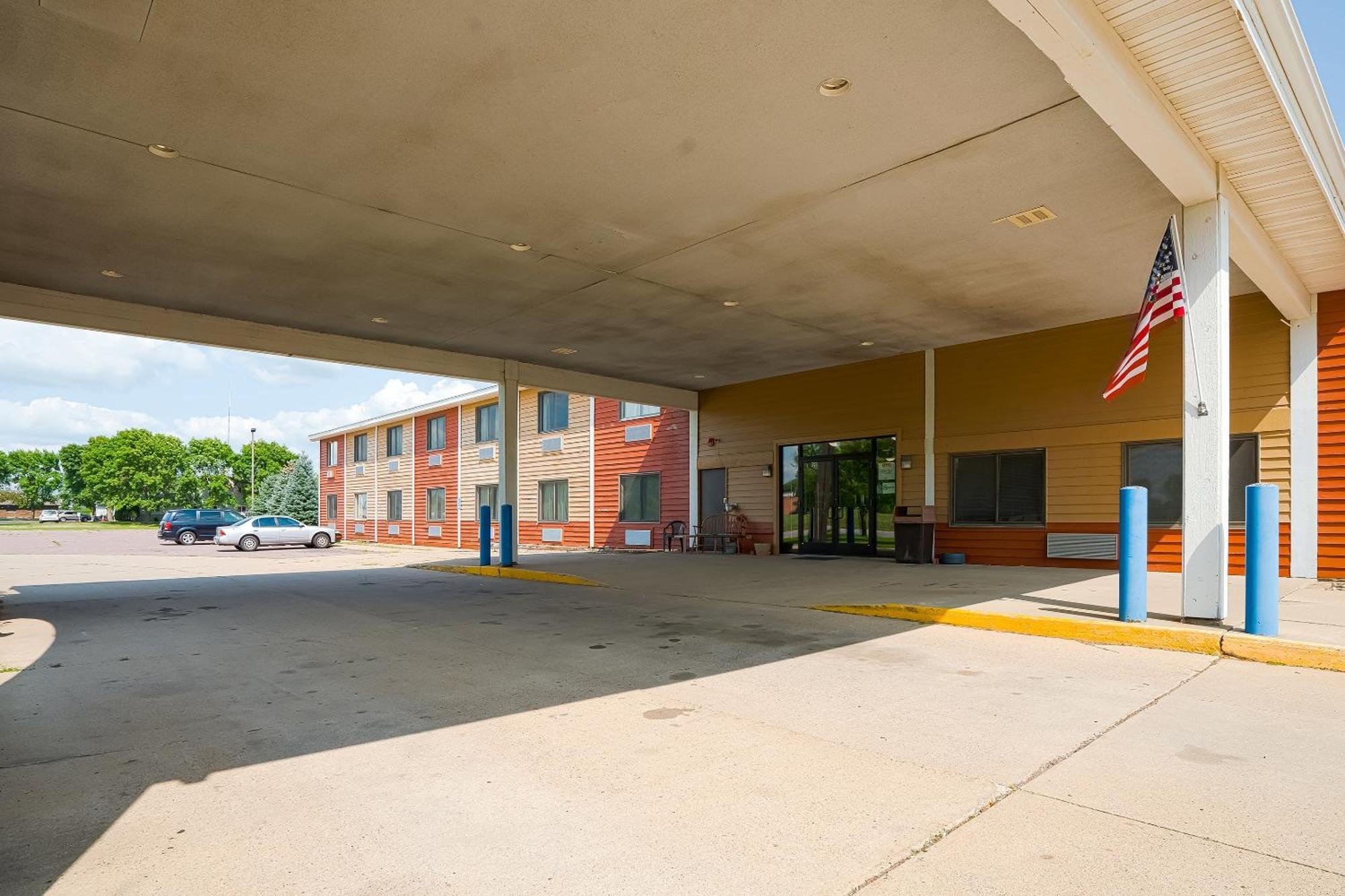 Oyo Hotel Redwood Falls Near Jackpot Casino Esterno foto